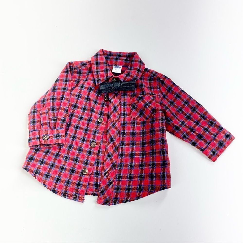 Old navy plaid button down Christmas shirt with attached tie 3-6m